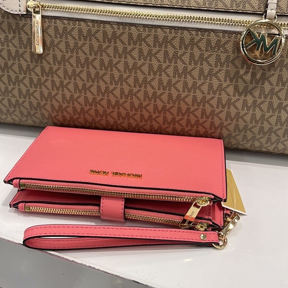 MICHAEL KORS LARGE DOUBLE ZIP WRISTLET WALLET PHONE CASE CLUTCH 
Tea Rose NWT - Picture 4 of 16